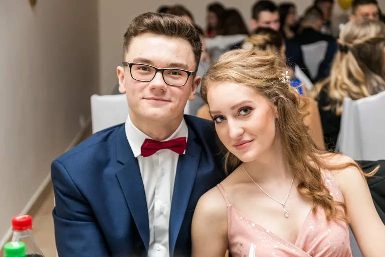 Studniówka maturzystów ostrowskiego Rubinka (zdjęcia, wideo)