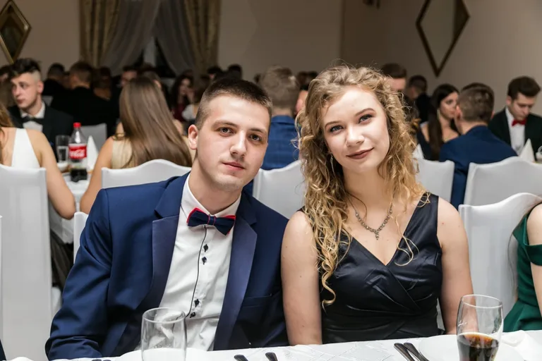 Studniówka maturzystów ostrowskiego Rubinka (zdjęcia, wideo)