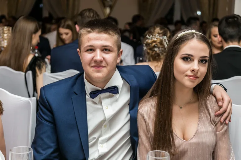 Studniówka maturzystów ostrowskiego Rubinka (zdjęcia, wideo)