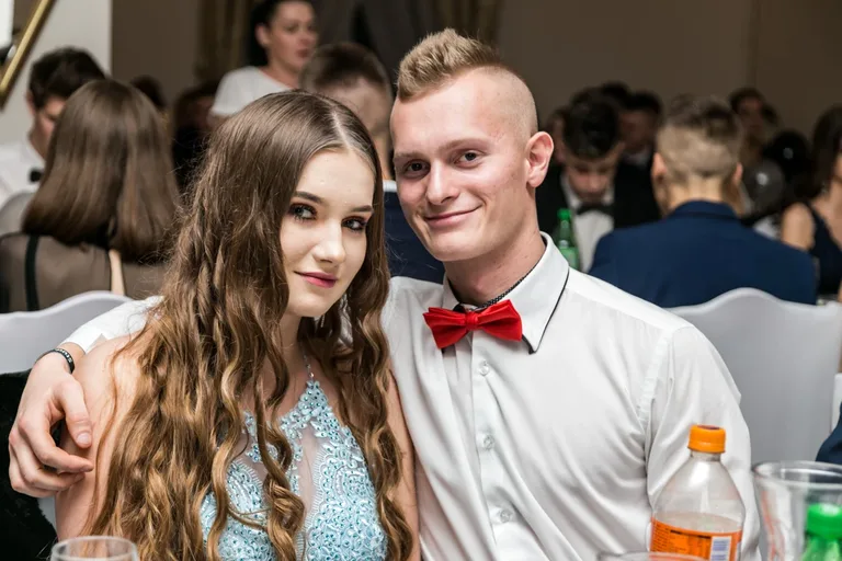 Studniówka maturzystów ostrowskiego Rubinka (zdjęcia, wideo)