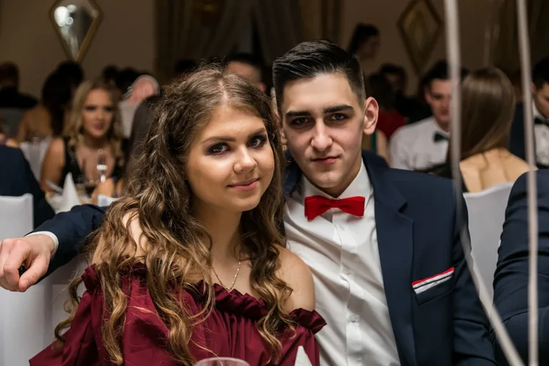 Studniówka maturzystów ostrowskiego Rubinka (zdjęcia, wideo)