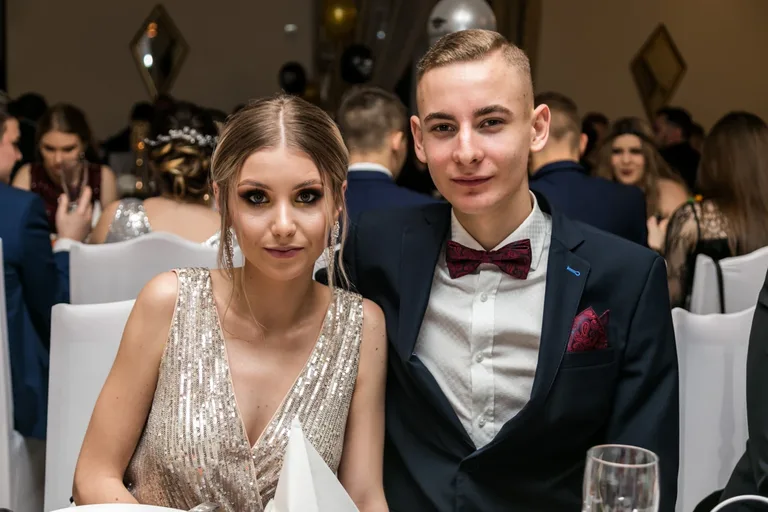 Studniówka maturzystów ostrowskiego Rubinka (zdjęcia, wideo)