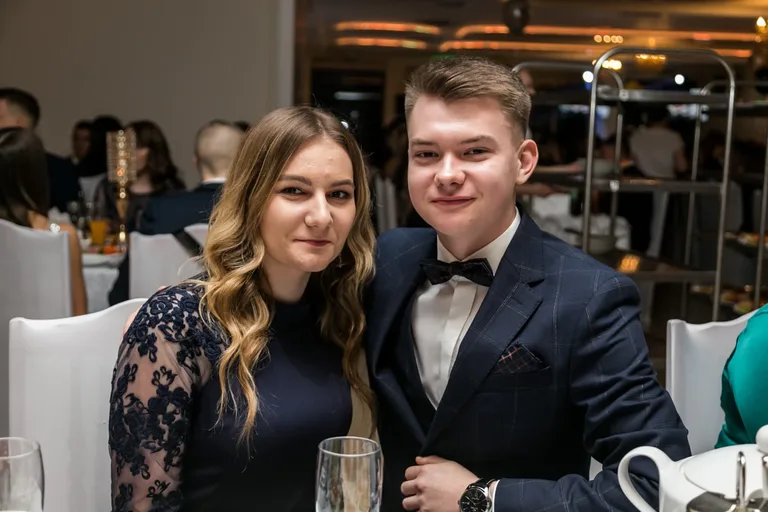 Studniówka maturzystów ostrowskiego Rubinka (zdjęcia, wideo)