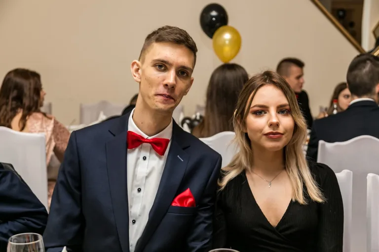 Studniówka maturzystów ostrowskiego Rubinka (zdjęcia, wideo)