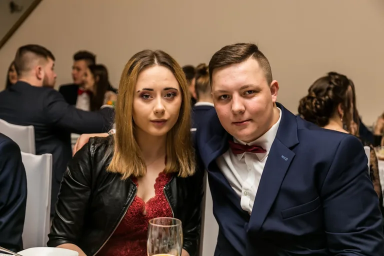 Studniówka maturzystów ostrowskiego Rubinka (zdjęcia, wideo)