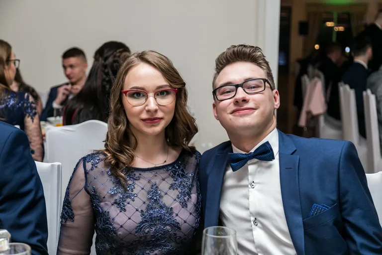 Studniówka maturzystów ostrowskiego Rubinka (zdjęcia, wideo)