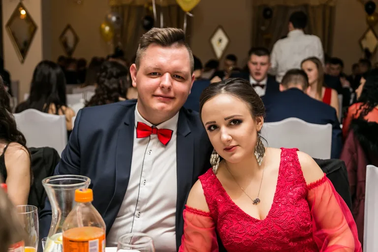 Studniówka maturzystów ostrowskiego Rubinka (zdjęcia, wideo)