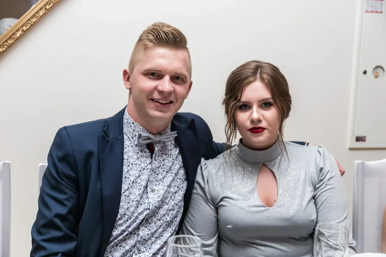 Studniówka maturzystów ostrowskiego Rubinka (zdjęcia, wideo)