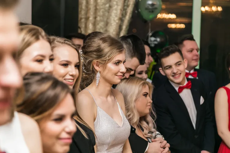 Studniówka maturzystów ostrowskiego Rubinka (zdjęcia, wideo)