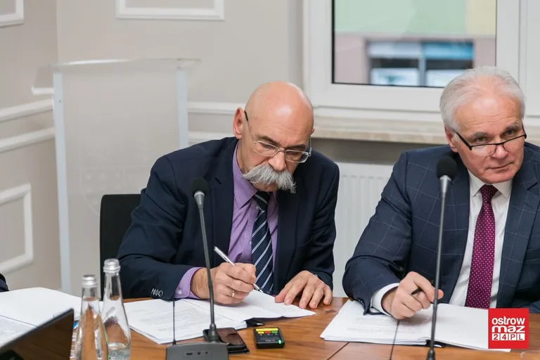 Radni powiatu z większymi dietami (zdjęcia, wideo)