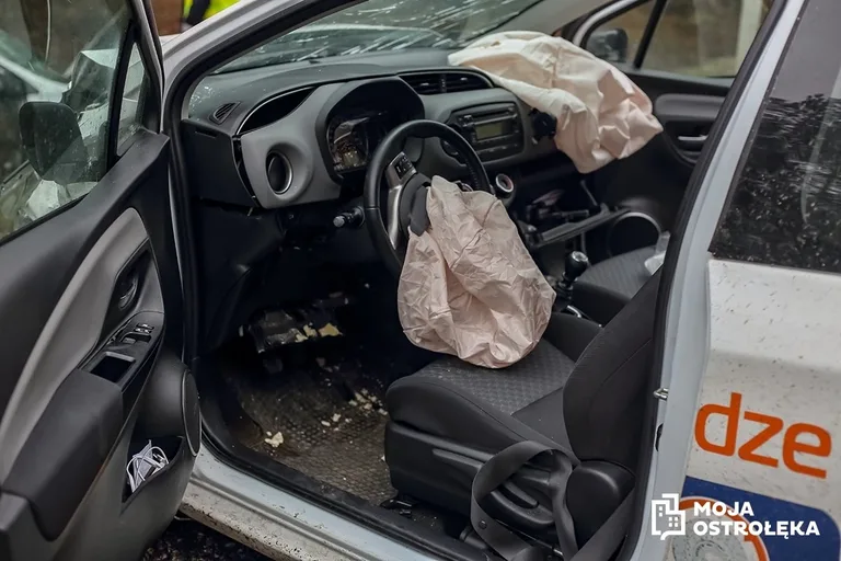Poważny wypadek w Czerwinie. Poszkodowane dzieci (zdjęcia)