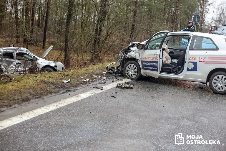 Poważny wypadek w Czerwinie. Poszkodowane dzieci (zdjęcia)