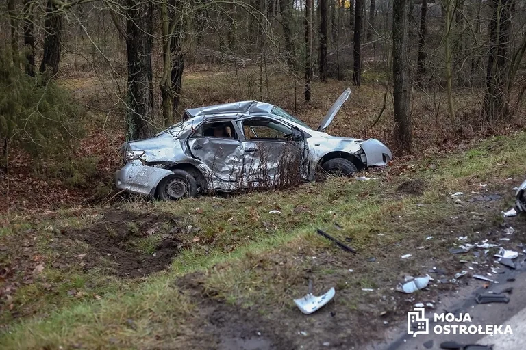 Poważny wypadek w Czerwinie. Poszkodowane dzieci (zdjęcia)