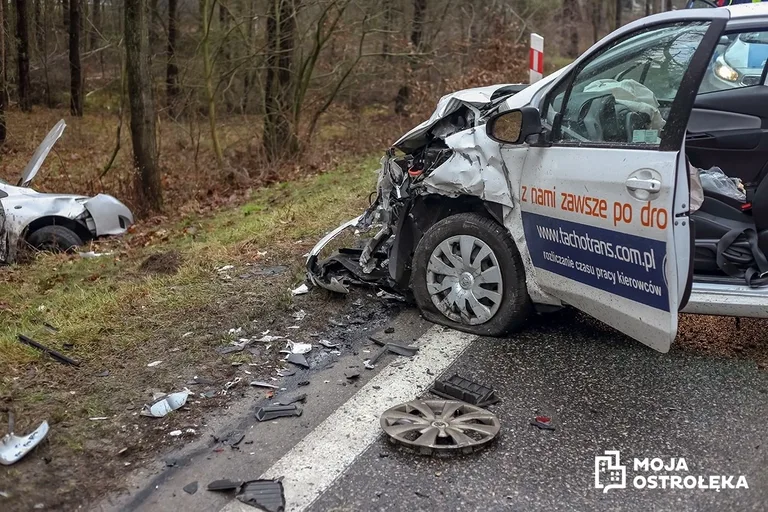 Poważny wypadek w Czerwinie. Poszkodowane dzieci (zdjęcia)