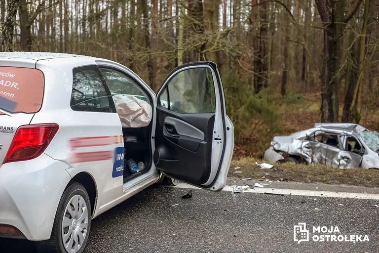 Poważny wypadek w Czerwinie. Poszkodowane dzieci (zdjęcia)