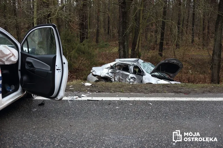 Poważny wypadek w Czerwinie. Poszkodowane dzieci (zdjęcia)