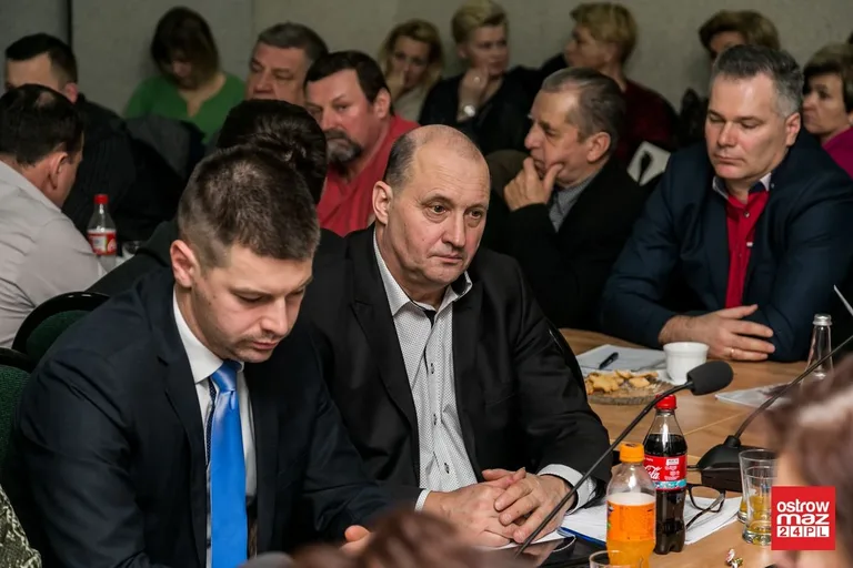 Gmina Ostrów Mazowiecka zbankrutuje? Zamknięto trzy szkoły (zdjęcia, wideo)