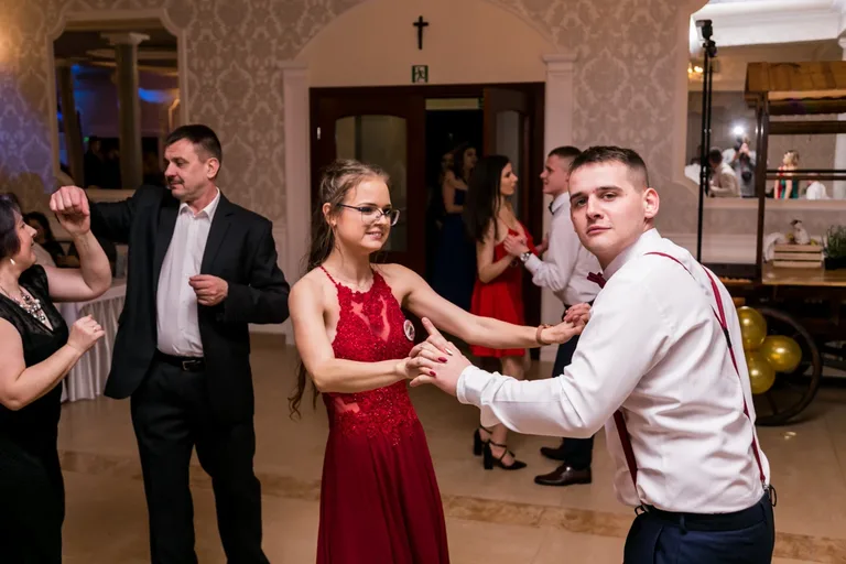 Zobacz studniówkę maturzystów ZS w Małkini (zdjęcia, wideo)