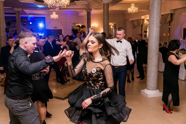 Zobacz studniówkę maturzystów ZS w Małkini (zdjęcia, wideo)