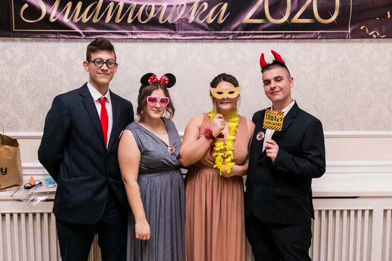 Zobacz studniówkę maturzystów ZS w Małkini (zdjęcia, wideo)