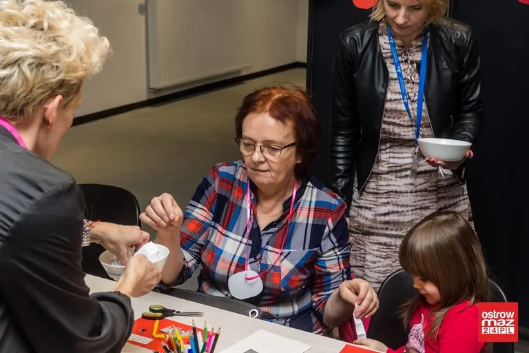 Dzień Babci i Dziadka w ostrowskiej bibliotece (zdjęcia)