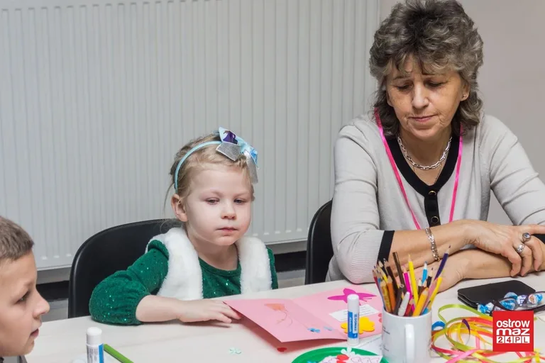 Dzień Babci i Dziadka w ostrowskiej bibliotece (zdjęcia)