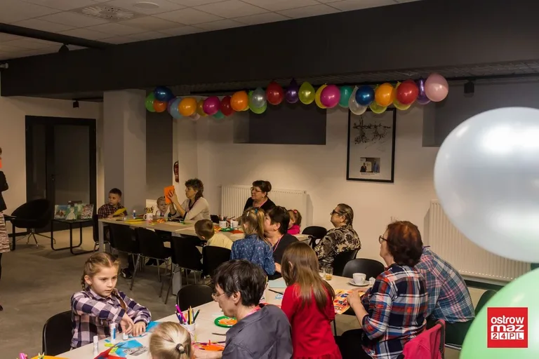 Dzień Babci i Dziadka w ostrowskiej bibliotece (zdjęcia)