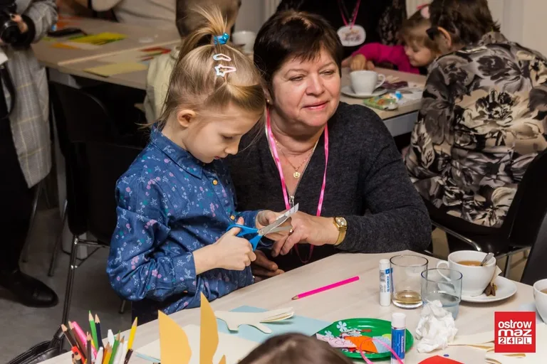 Dzień Babci i Dziadka w ostrowskiej bibliotece (zdjęcia)