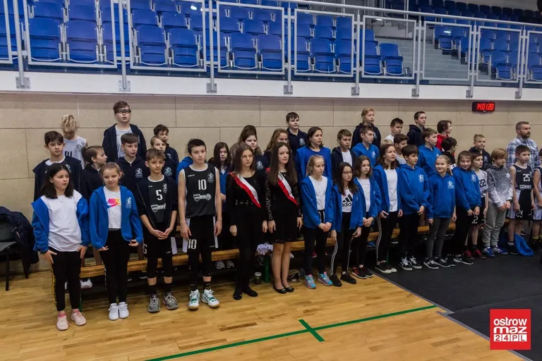 Ślubowanie klasy sportowej ostrowskiej "dwójki" (zdjęcia, wideo)