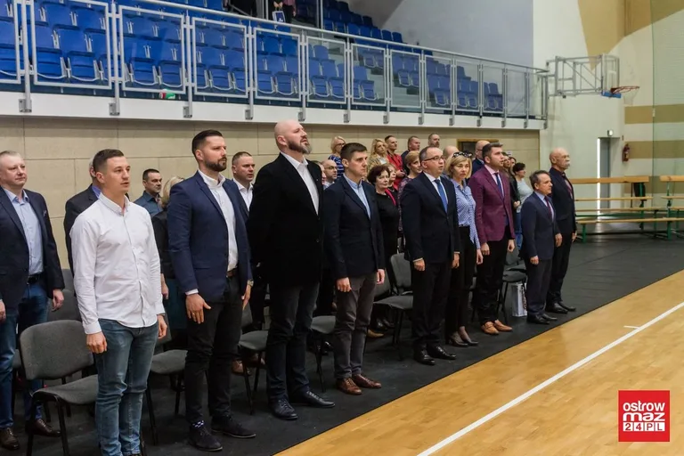 Ślubowanie klasy sportowej ostrowskiej "dwójki" (zdjęcia, wideo)