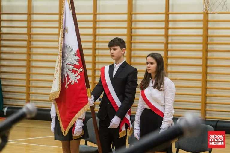Ślubowanie klasy sportowej ostrowskiej "dwójki" (zdjęcia, wideo)