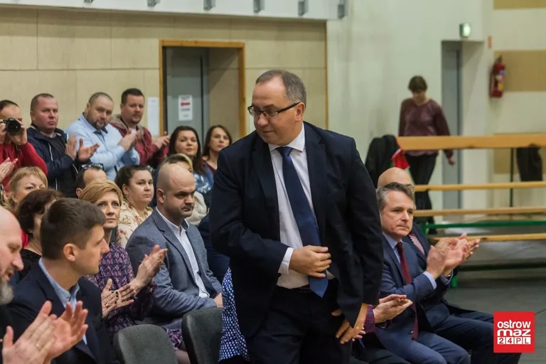 Ślubowanie klasy sportowej ostrowskiej "dwójki" (zdjęcia, wideo)