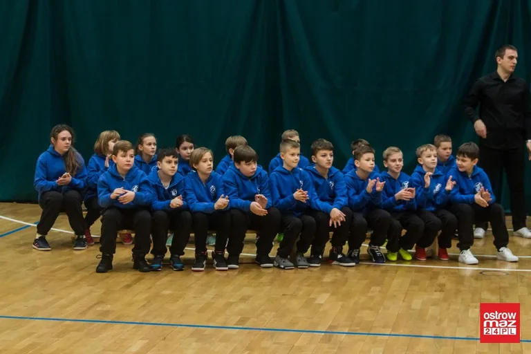 Ślubowanie klasy sportowej ostrowskiej "dwójki" (zdjęcia, wideo)