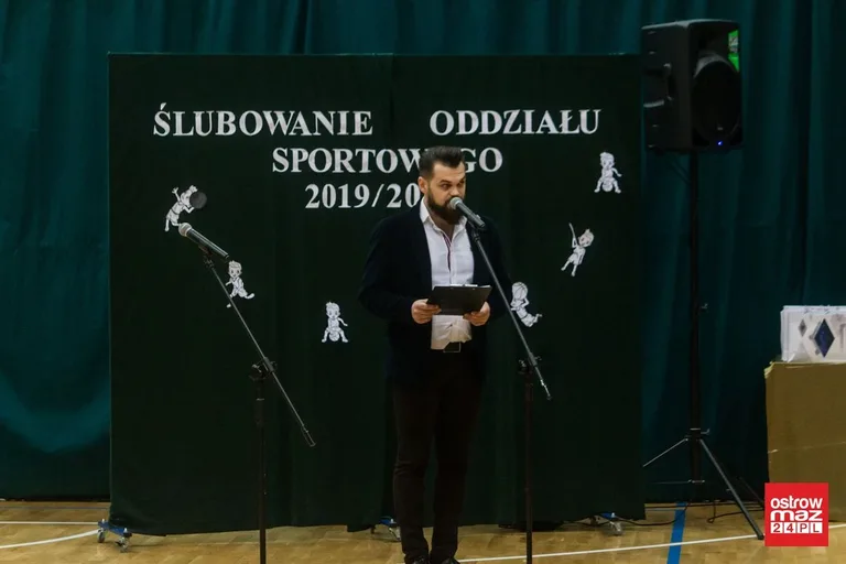 Ślubowanie klasy sportowej ostrowskiej "dwójki" (zdjęcia, wideo)