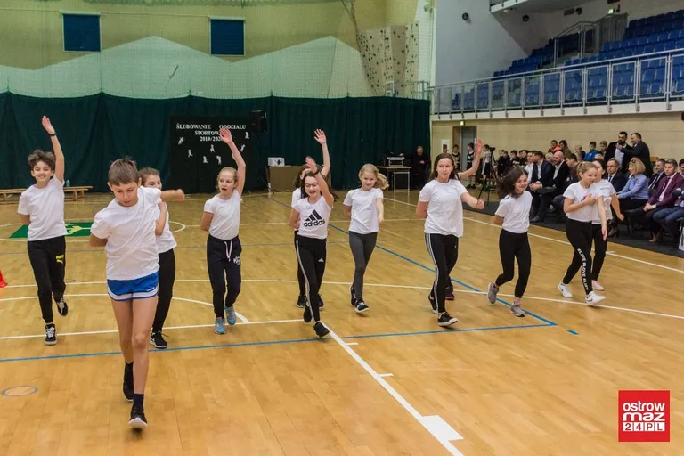 Ślubowanie klasy sportowej ostrowskiej "dwójki" (zdjęcia, wideo)