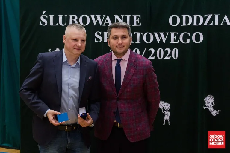 Ślubowanie klasy sportowej ostrowskiej "dwójki" (zdjęcia, wideo)