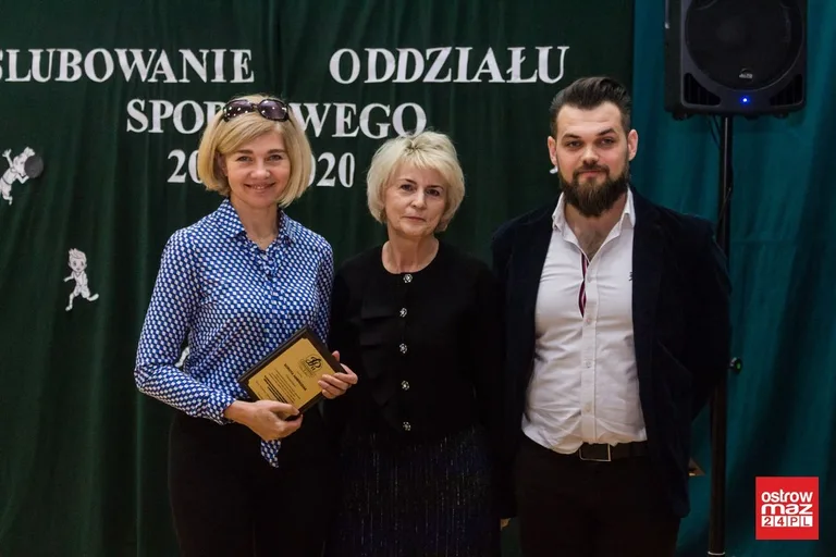 Ślubowanie klasy sportowej ostrowskiej "dwójki" (zdjęcia, wideo)