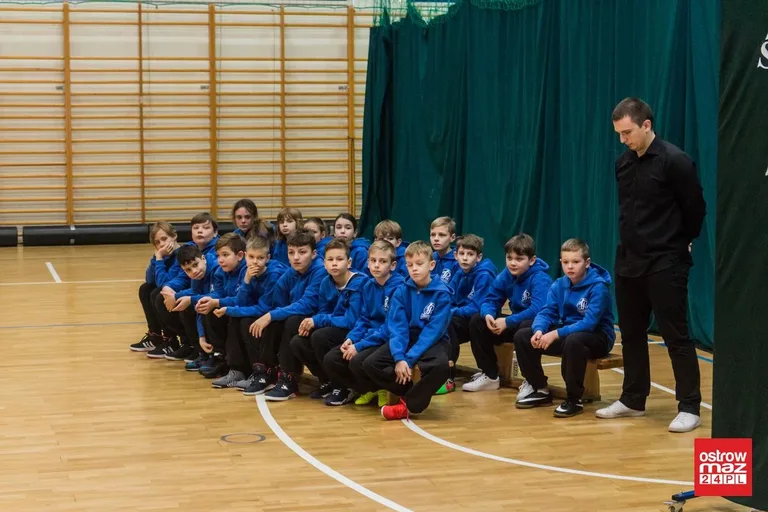Ślubowanie klasy sportowej ostrowskiej "dwójki" (zdjęcia, wideo)