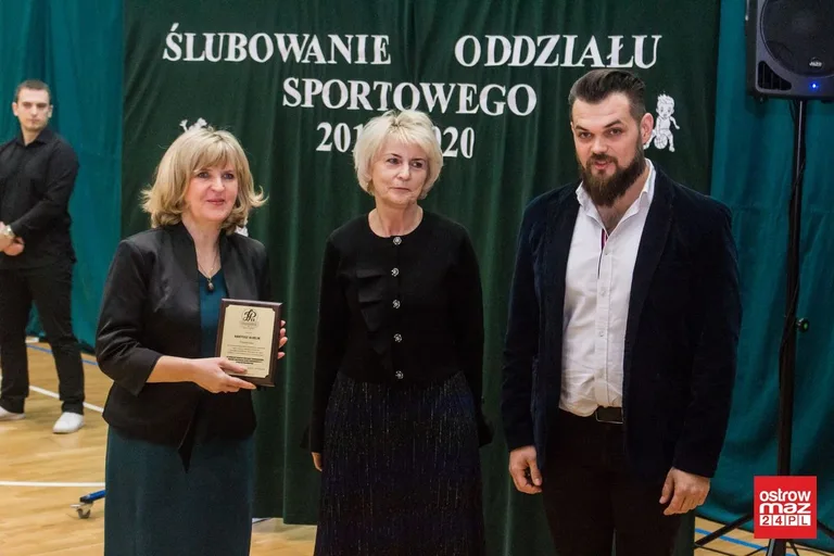 Ślubowanie klasy sportowej ostrowskiej "dwójki" (zdjęcia, wideo)