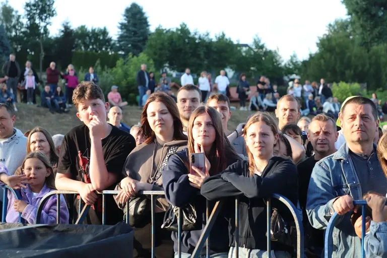 (szkiiiic) Koncertowy pierwszy dzień 46. Dni Broku i Puszczy Białej za nami. Publiczność bawiła się do późna (zdjęcia, wideo)