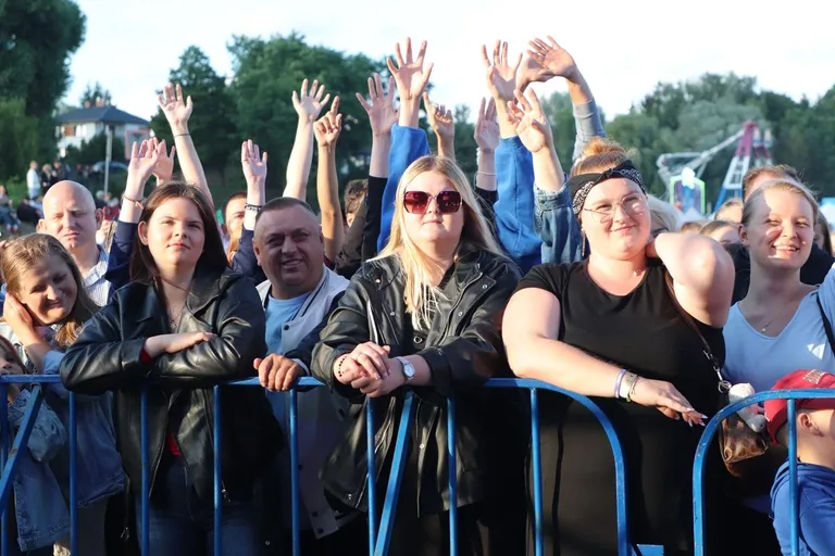 (szkiiiic) Koncertowy pierwszy dzień 46. Dni Broku i Puszczy Białej za nami. Publiczność bawiła się do późna (zdjęcia, wideo)