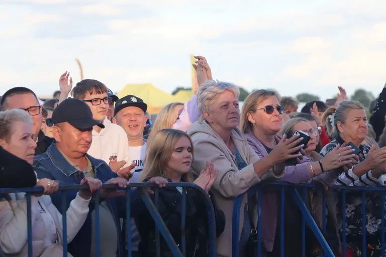 (szkiiiic) Koncertowy pierwszy dzień 46. Dni Broku i Puszczy Białej za nami. Publiczność bawiła się do późna (zdjęcia, wideo)