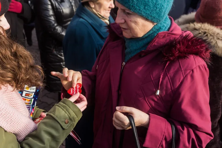 W Ostrowi zebrano już ponad 22 tys. złotych na WOŚP (zdjęcia)