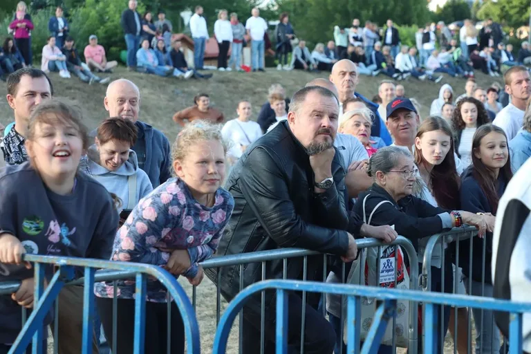 (szkiiiic) Koncertowy pierwszy dzień 46. Dni Broku i Puszczy Białej za nami. Publiczność bawiła się do późna (zdjęcia, wideo)
