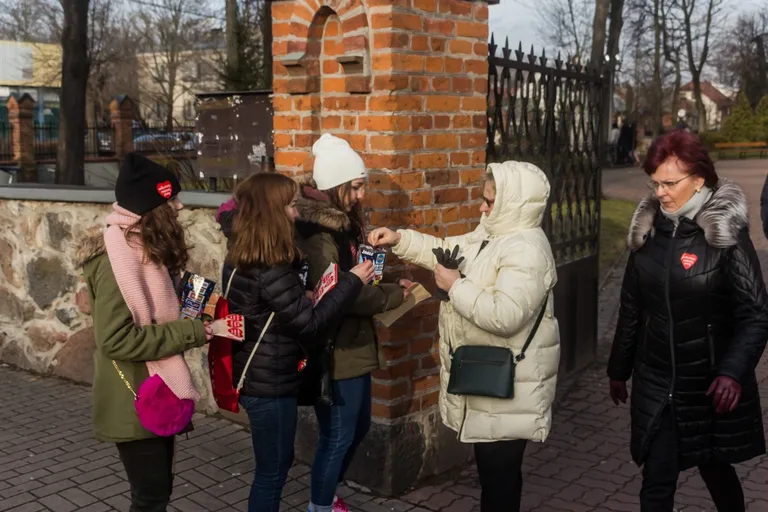 W Ostrowi zebrano już ponad 22 tys. złotych na WOŚP (zdjęcia)