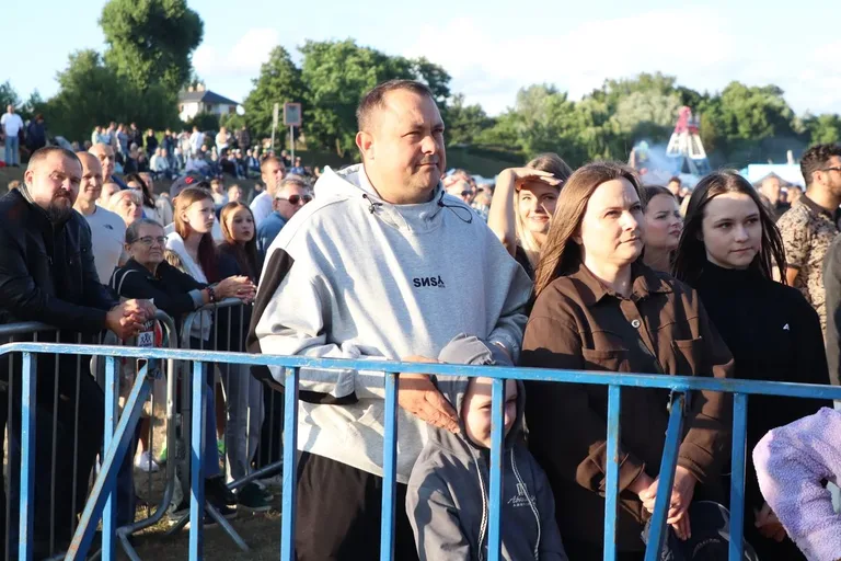 (szkiiiic) Koncertowy pierwszy dzień 46. Dni Broku i Puszczy Białej za nami. Publiczność bawiła się do późna (zdjęcia, wideo)