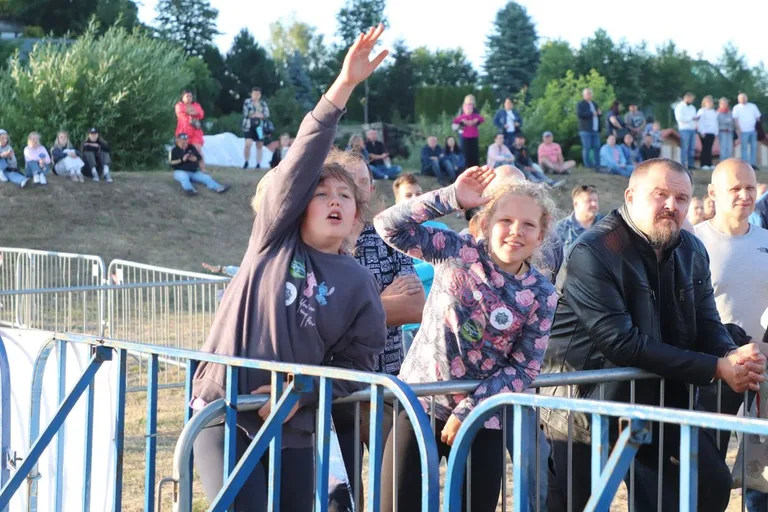 (szkiiiic) Koncertowy pierwszy dzień 46. Dni Broku i Puszczy Białej za nami. Publiczność bawiła się do późna (zdjęcia, wideo)