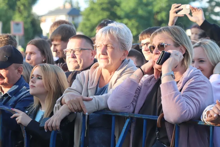 (szkiiiic) Koncertowy pierwszy dzień 46. Dni Broku i Puszczy Białej za nami. Publiczność bawiła się do późna (zdjęcia, wideo)