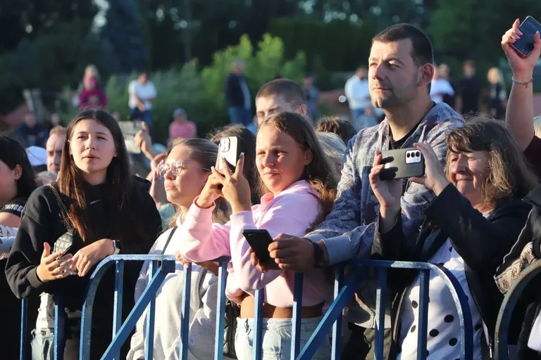 (szkiiiic) Koncertowy pierwszy dzień 46. Dni Broku i Puszczy Białej za nami. Publiczność bawiła się do późna (zdjęcia, wideo)