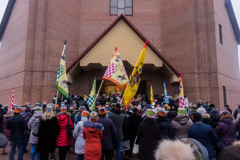 Trzech Króli, anioły i demony - zobacz jak wyglądał Orszak Trzech Króli w Ostrowi Mazowieckiej (zdjęcia, wideo)